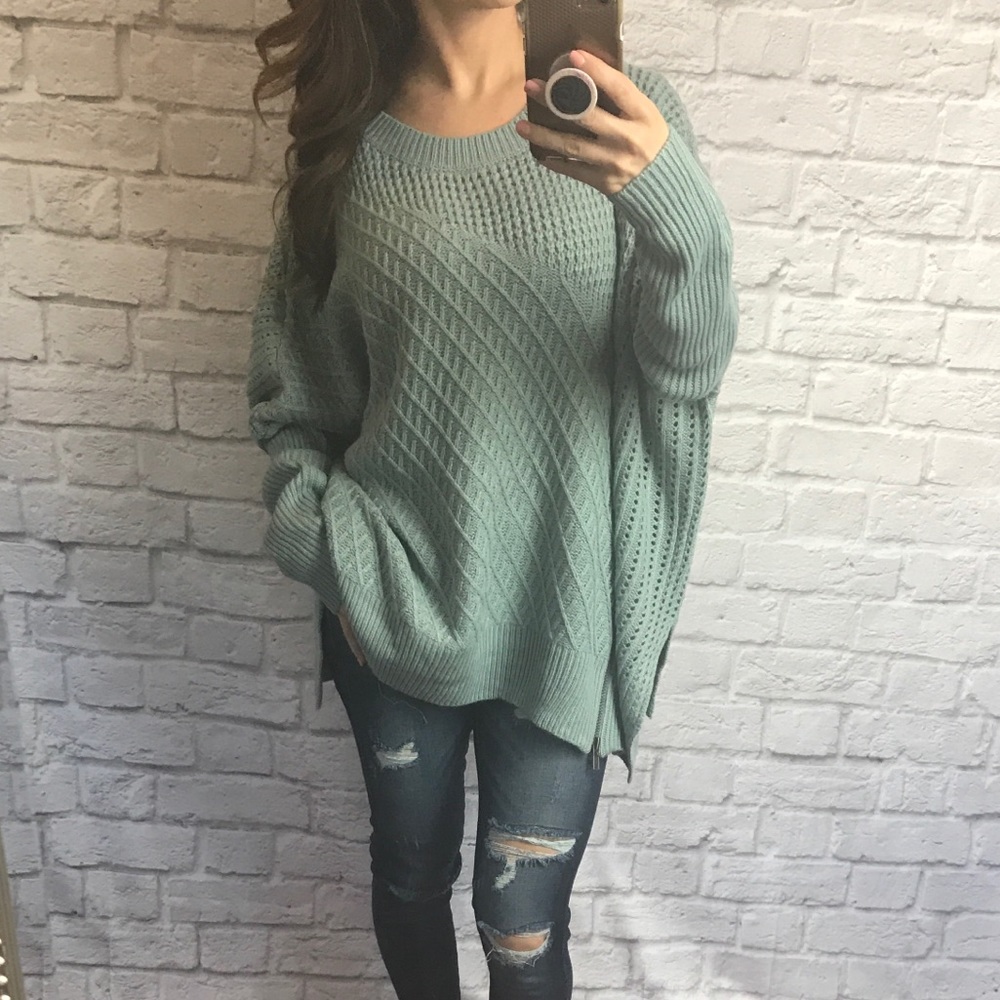 LAST ONE//SLATE ZIP DETAIL SWEATER